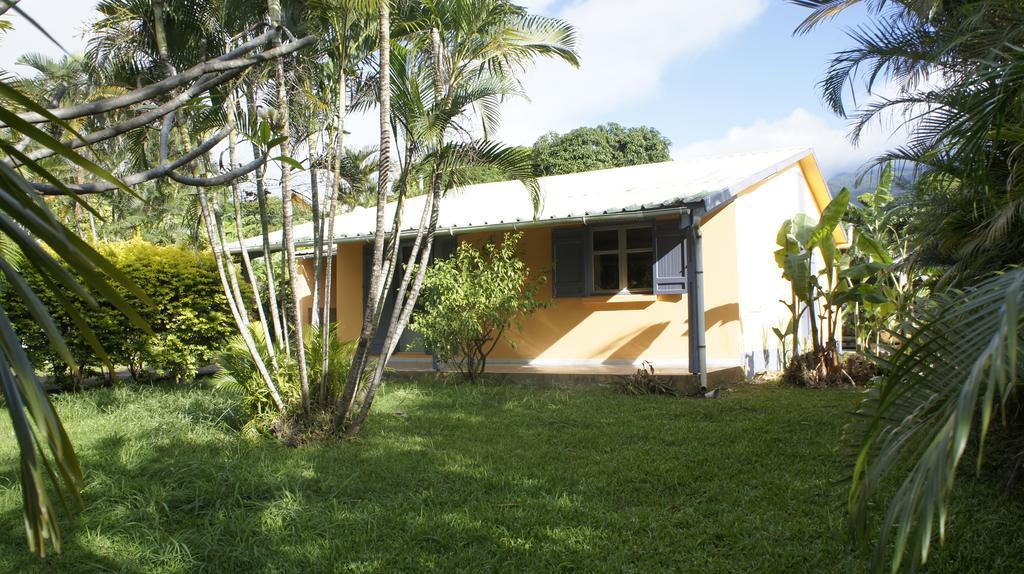 Les Bungalows Du Mont-Auban Sainte-Clotilde Exteriör bild