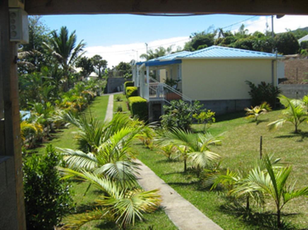 Les Bungalows Du Mont-Auban Sainte-Clotilde Exteriör bild