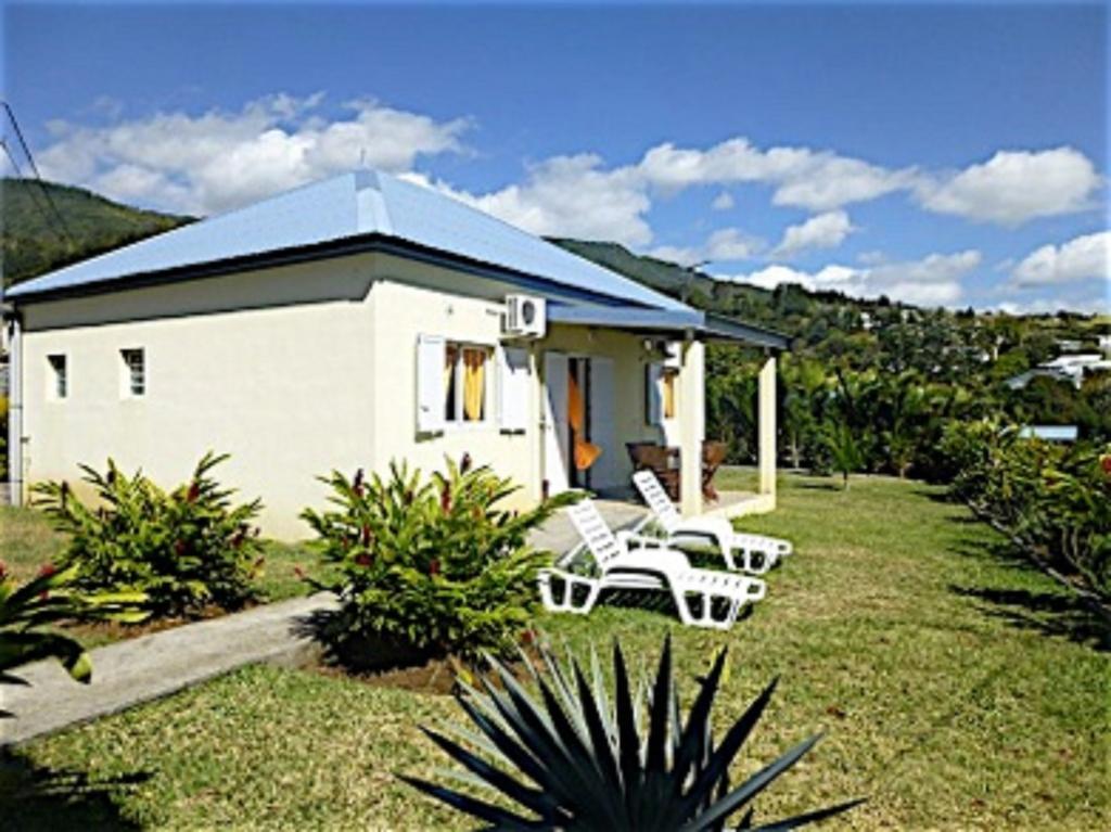 Les Bungalows Du Mont-Auban Sainte-Clotilde Exteriör bild