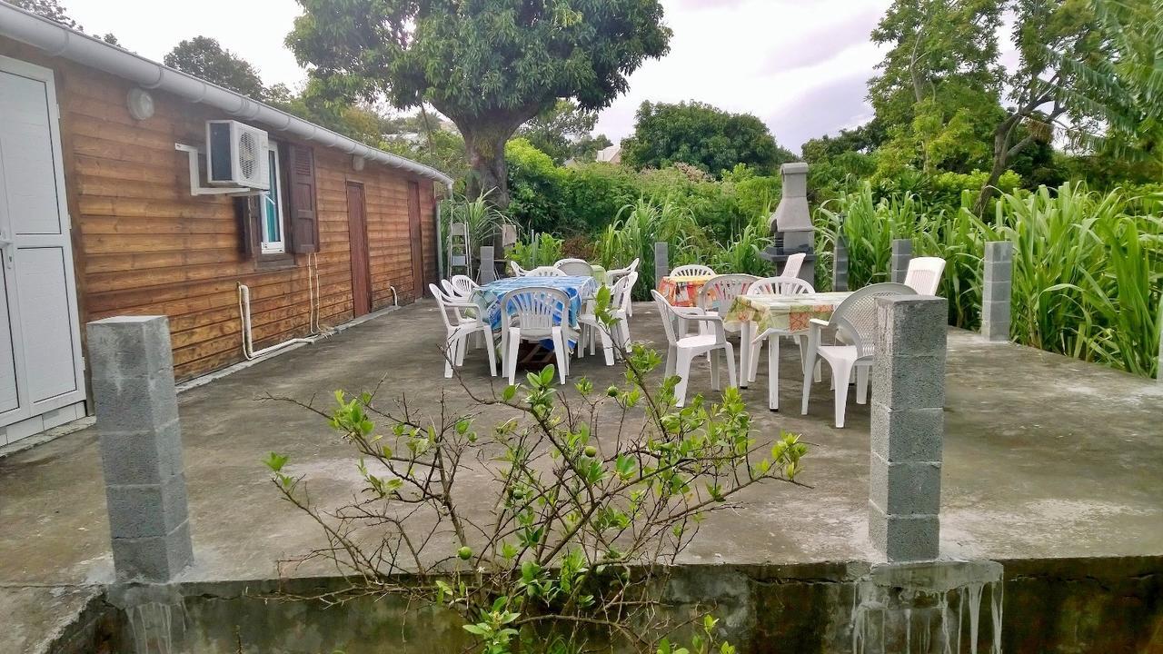 Les Bungalows Du Mont-Auban Sainte-Clotilde Exteriör bild